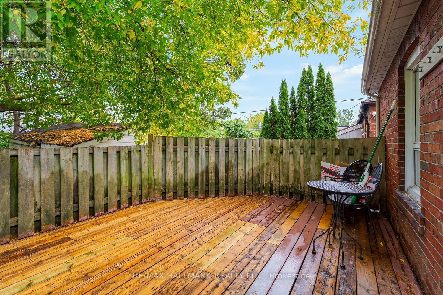 31 Thora Avenue, Toronto, ON photo 12