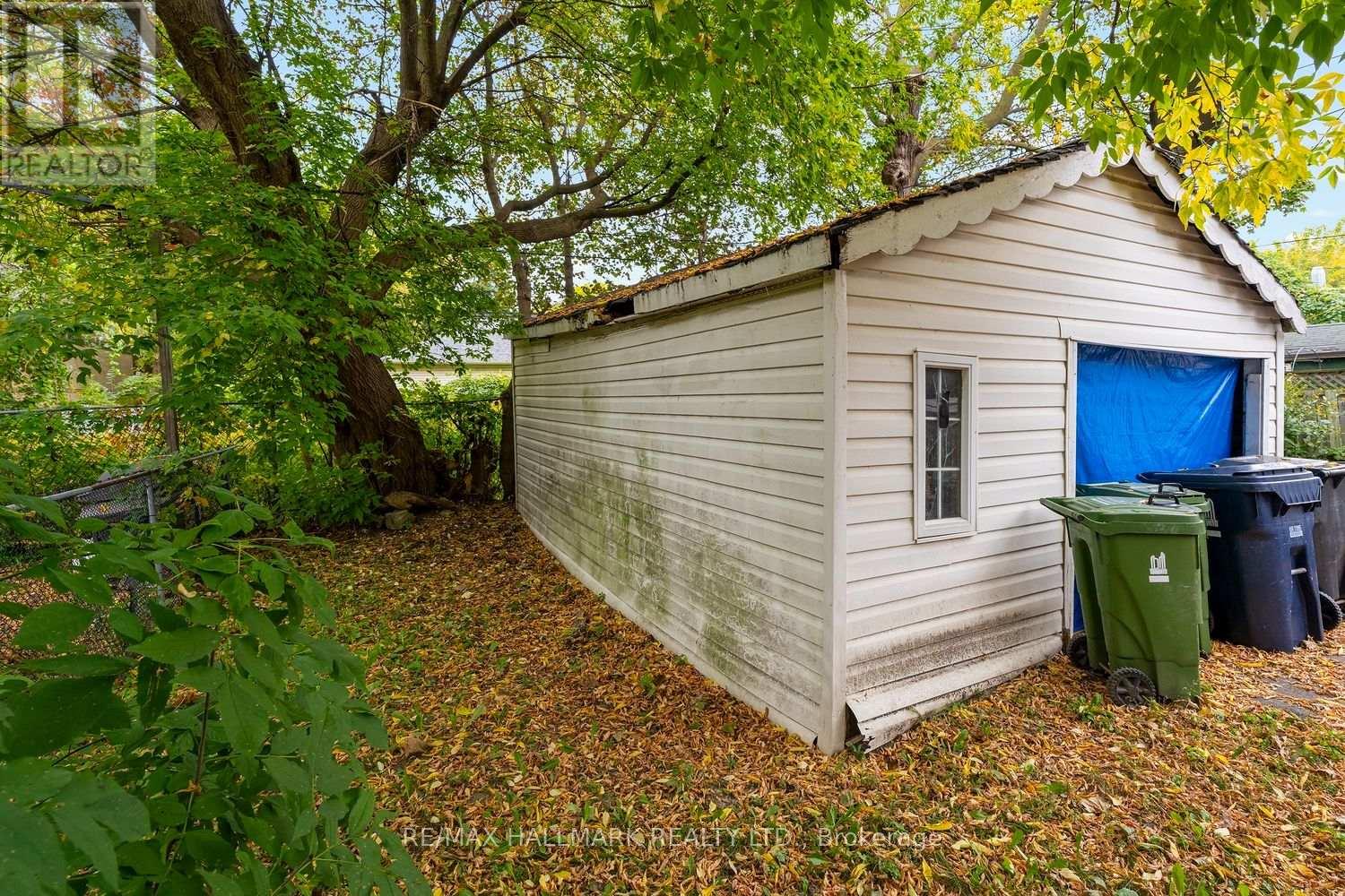 31 Thora Avenue, Toronto, ON photo 13