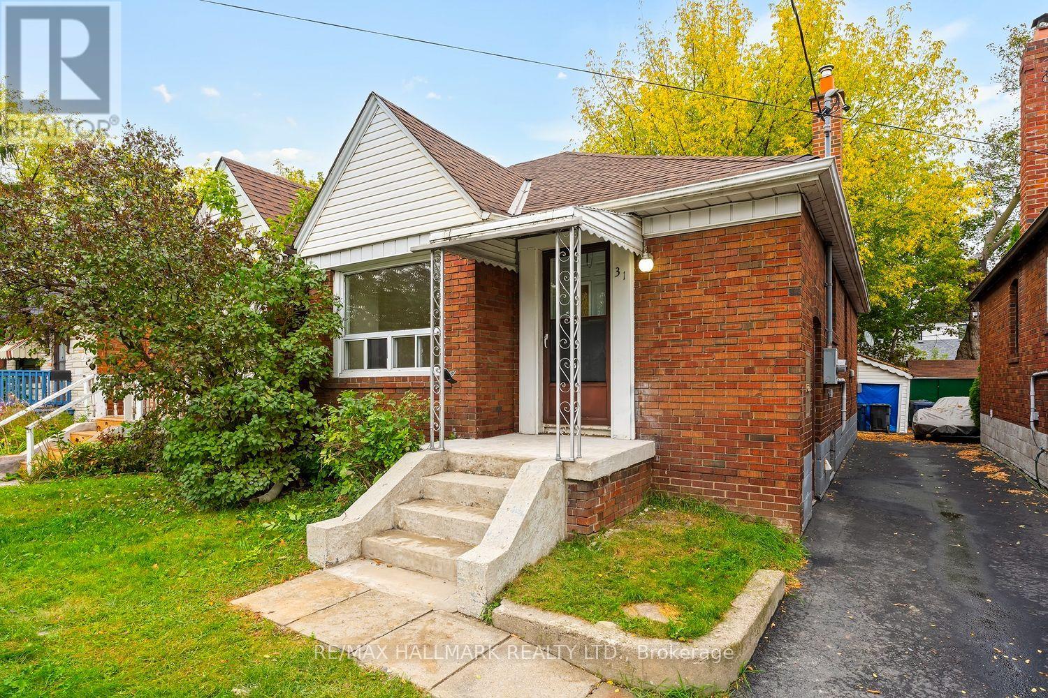 31 Thora Avenue, Toronto, ON photo 14