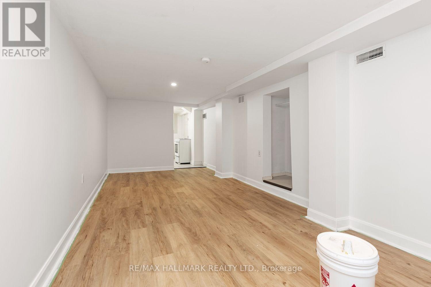31 Thora Avenue, Toronto, ON photo 22