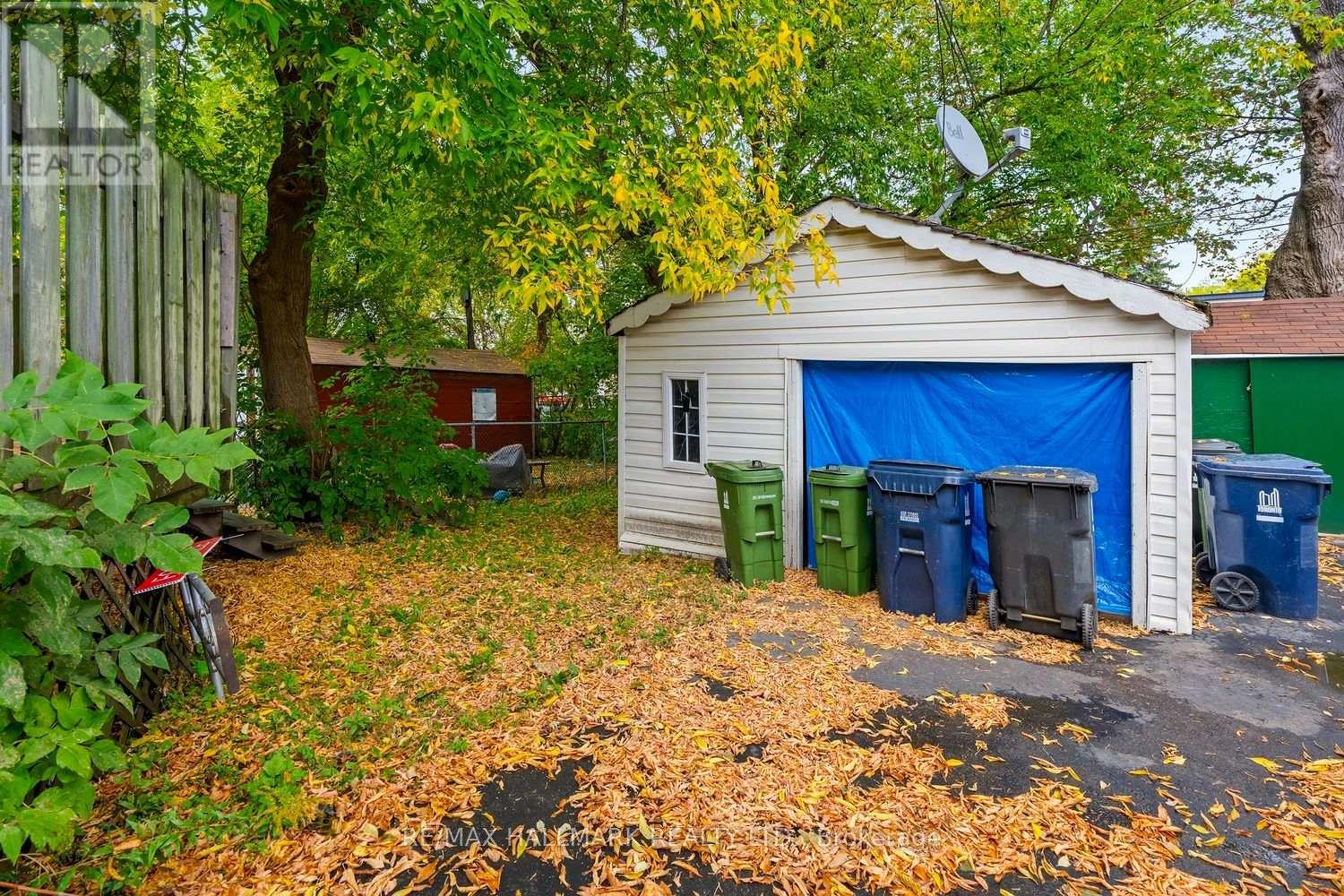 31 Thora Avenue, Toronto, ON photo 28