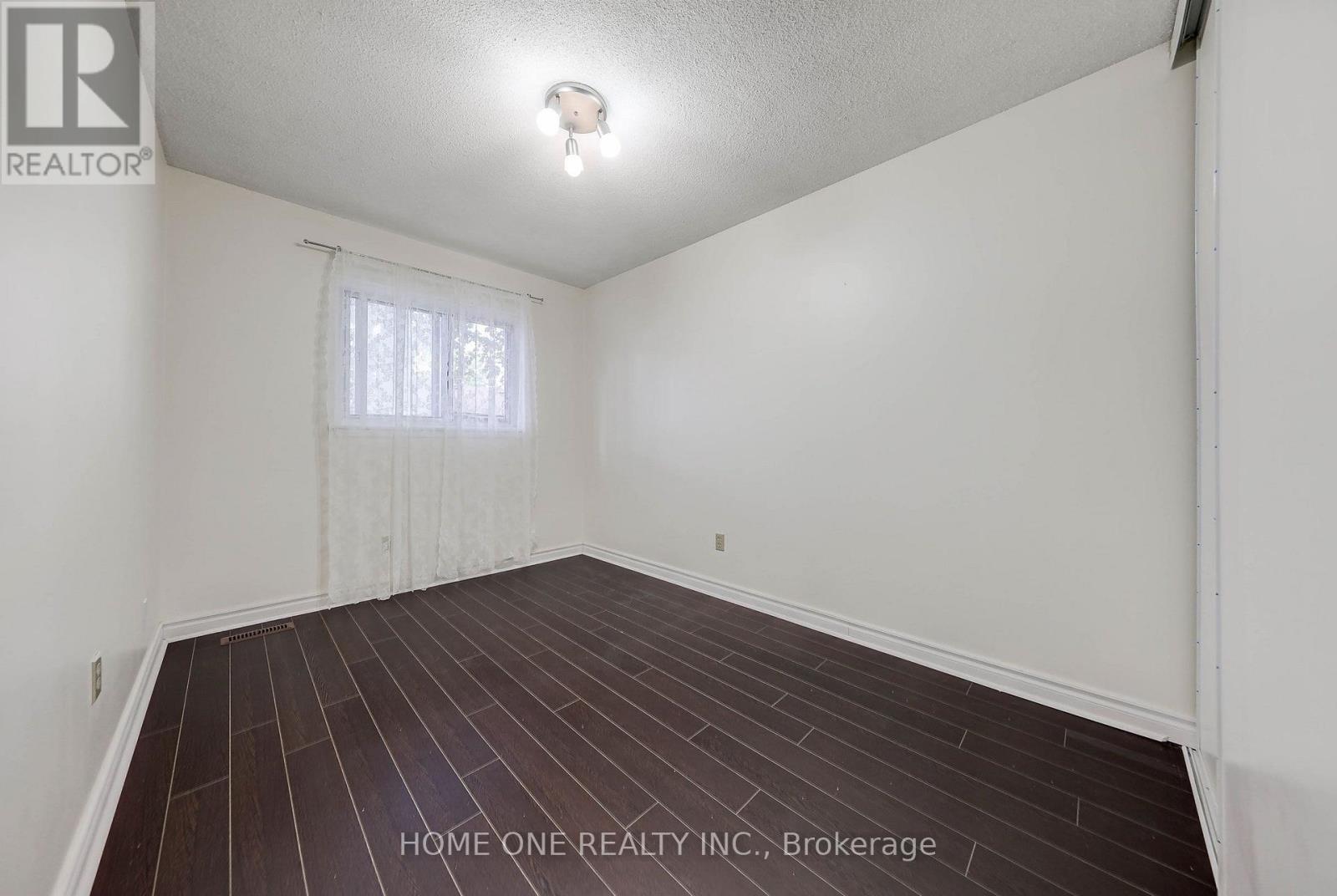 #39 44 CHESTER LE BOULEVARD - 26