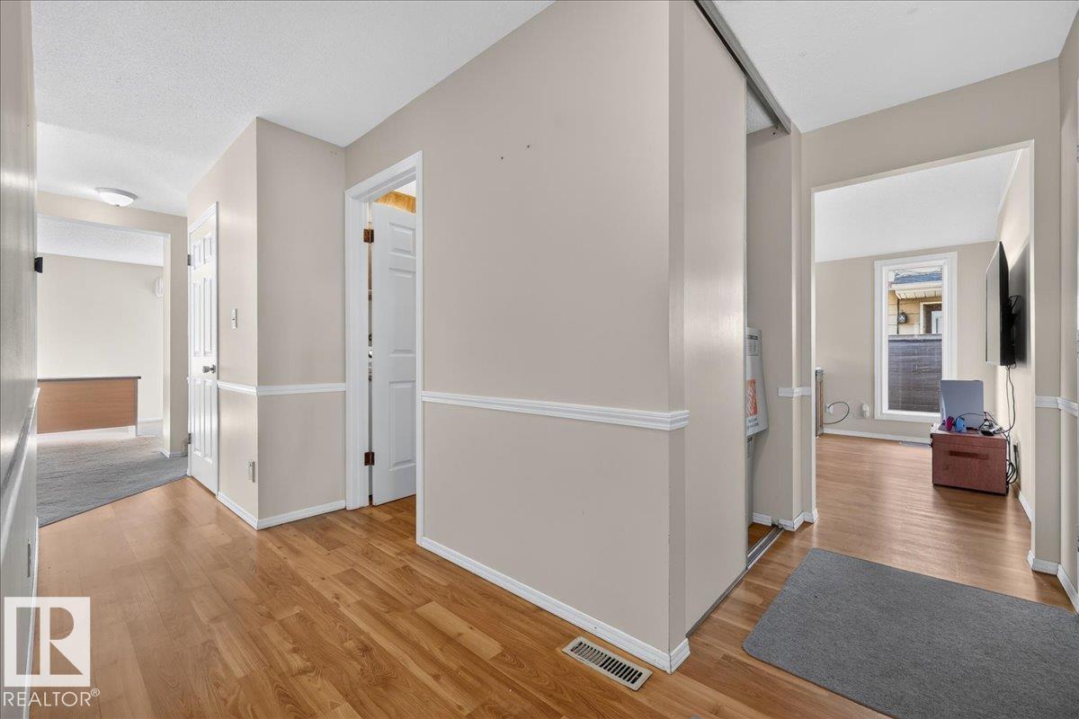 15228 84 ST NW - 5