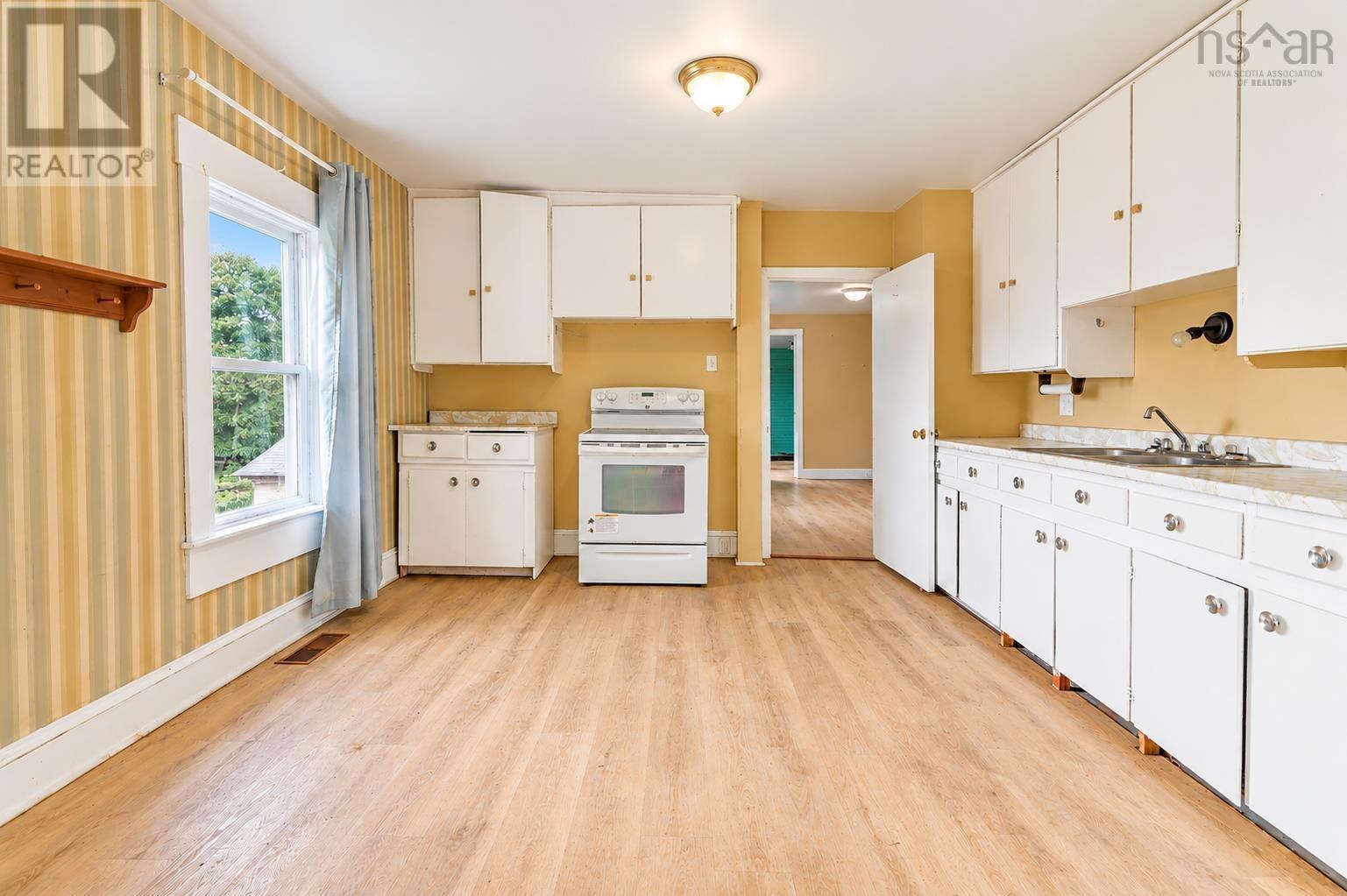 5296 Brooklyn Street - 10