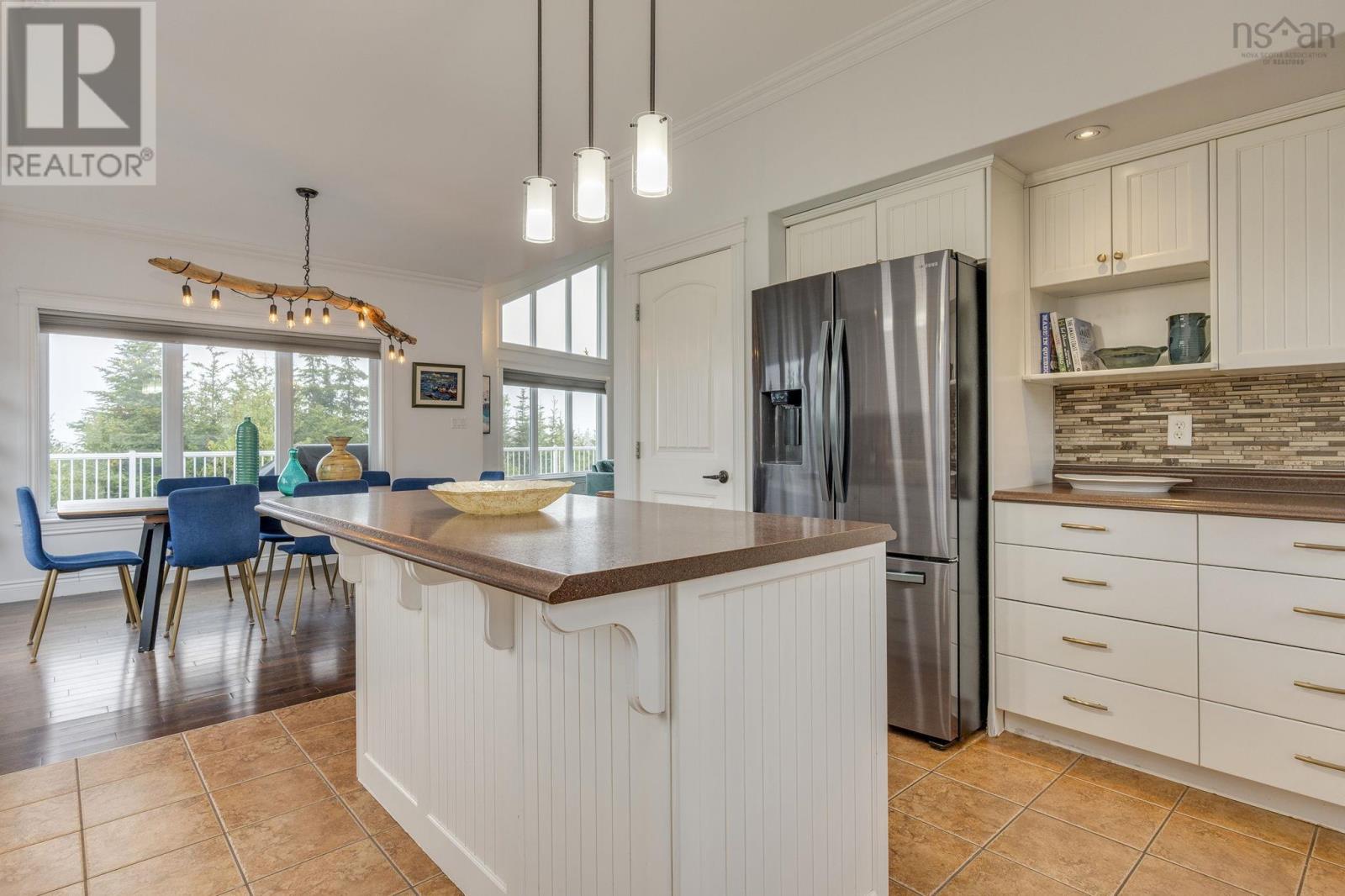 307 Leslie Road - Image 15