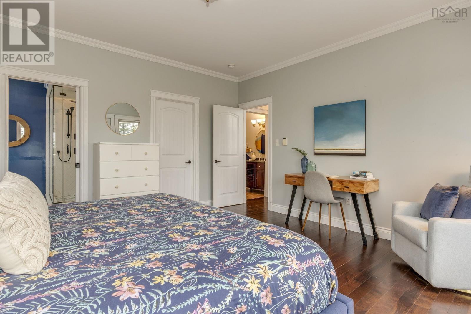 307 Leslie Road - 20