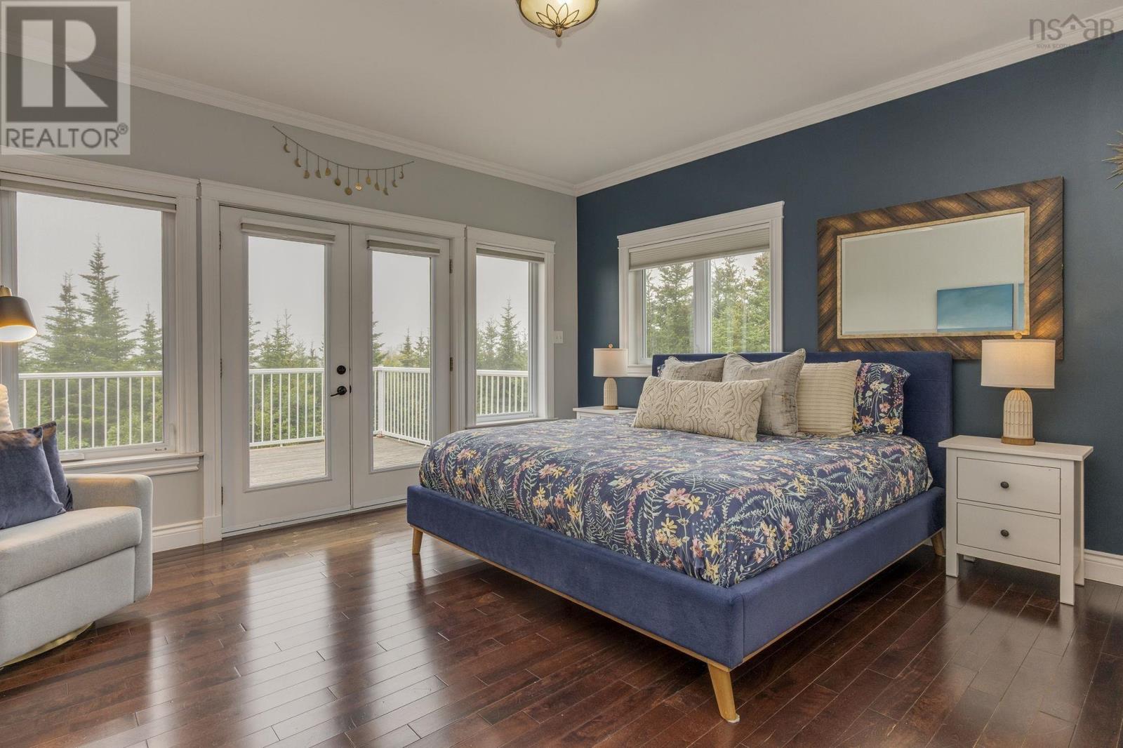 307 Leslie Road - 19