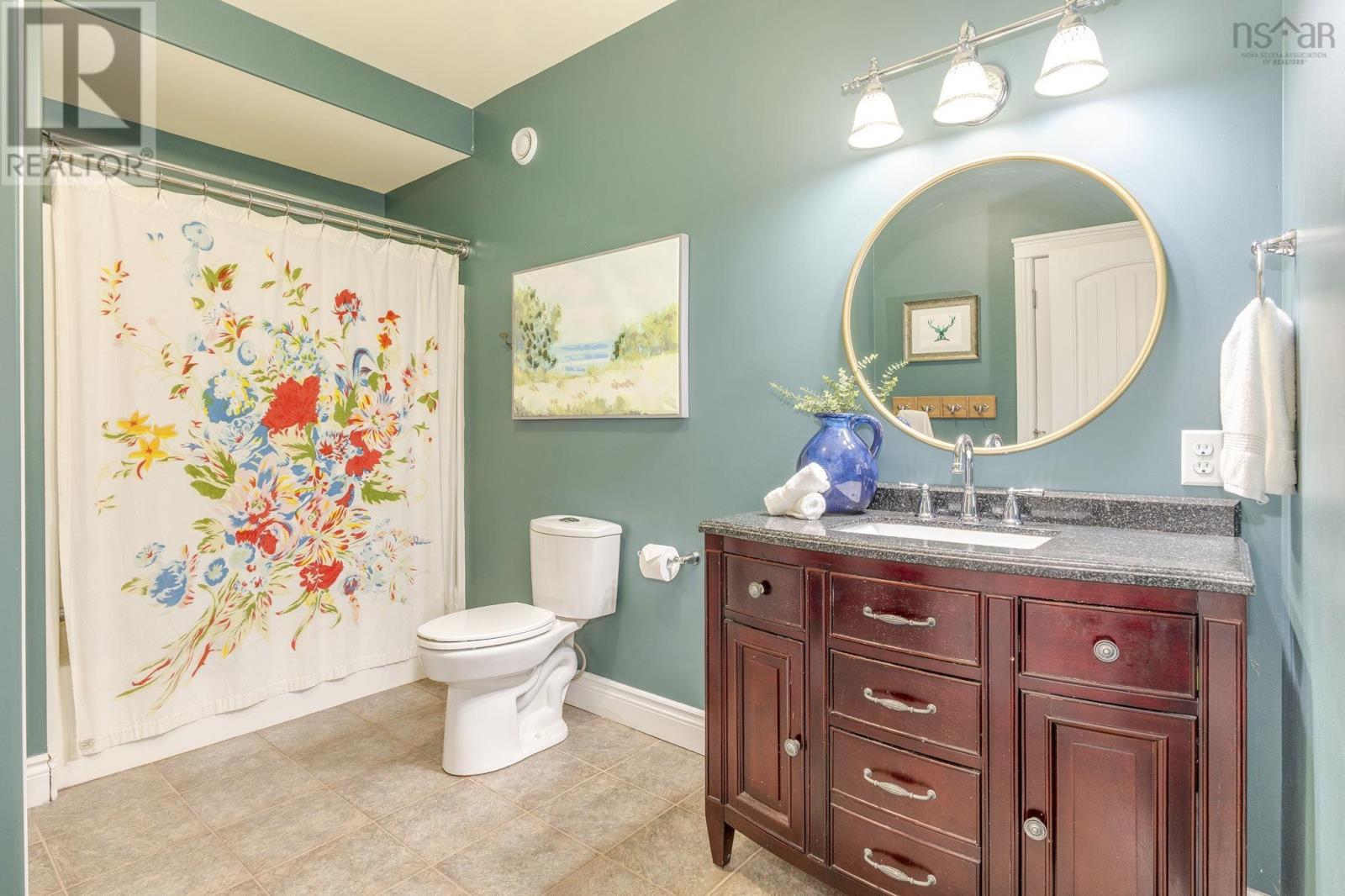 307 Leslie Road - 34