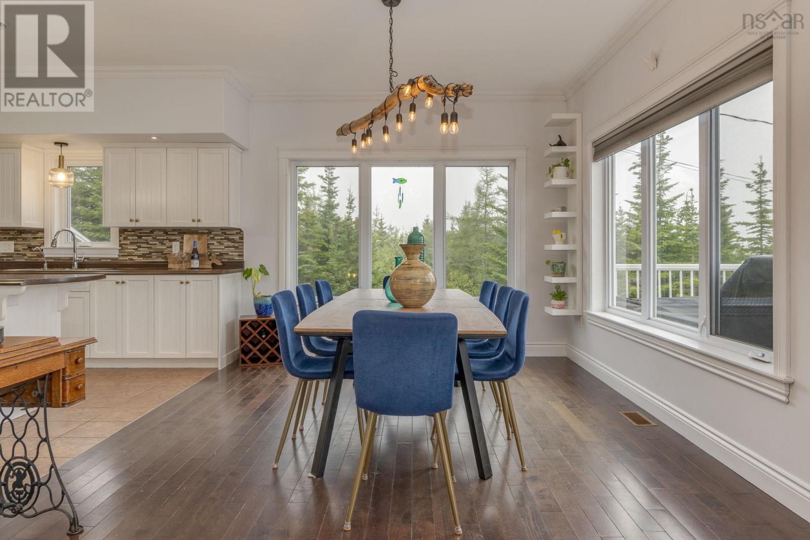 307 Leslie Road - 7
