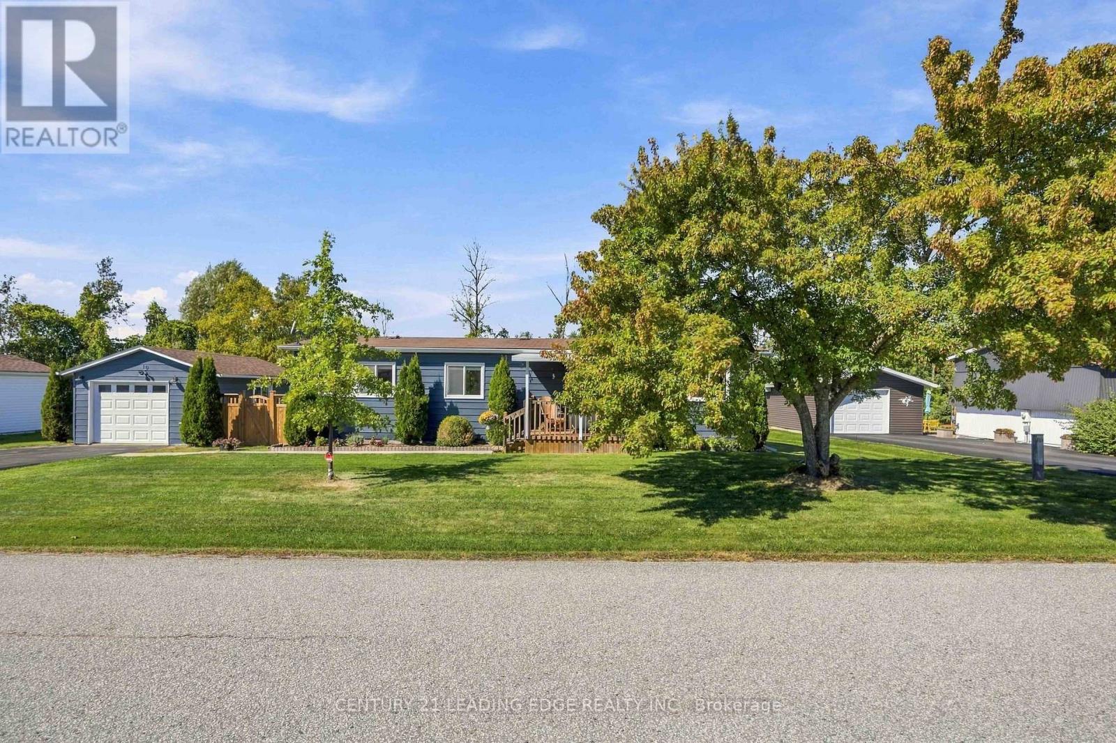 10 HUMMINGBIRD CIRCLE - 25