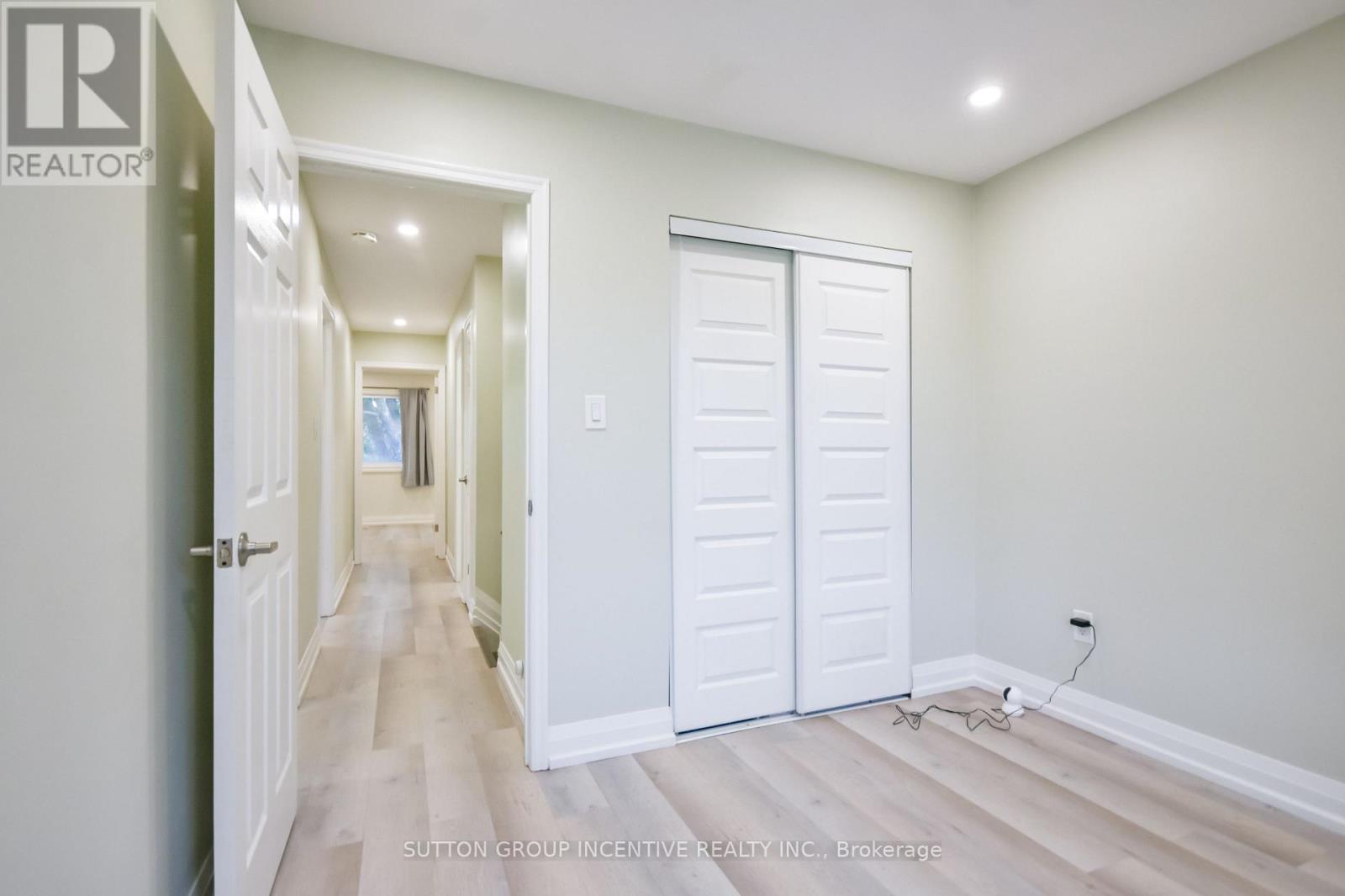 33B CUNDLES ROAD E - 20