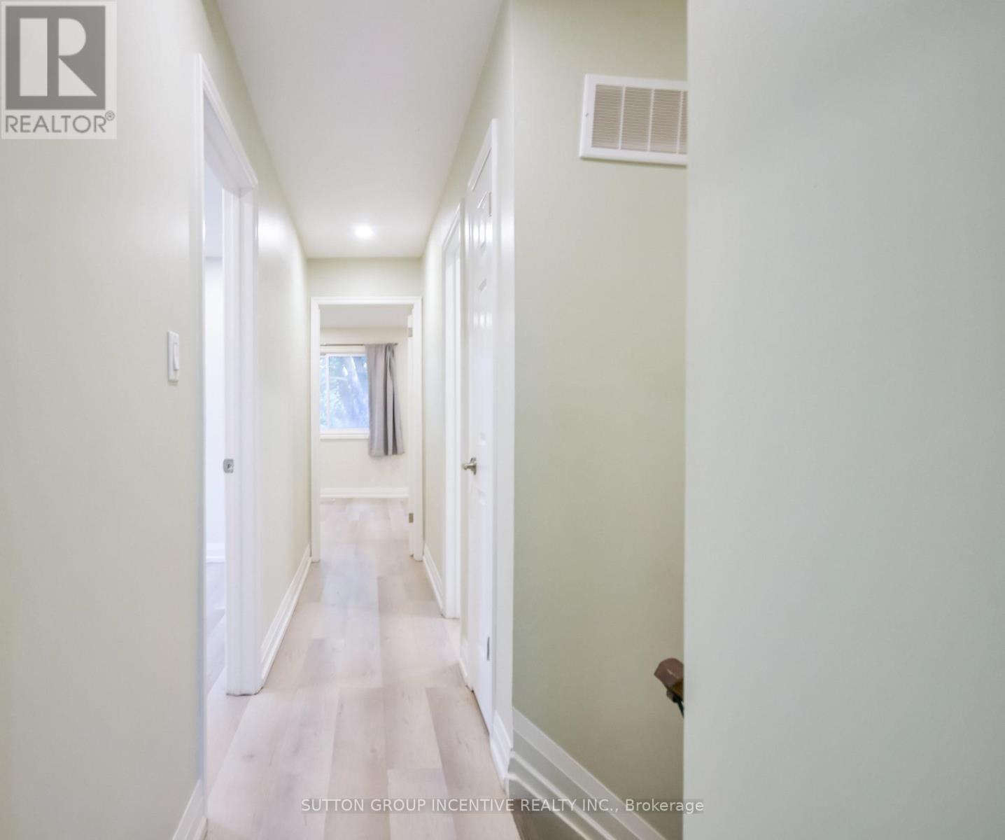 33B CUNDLES ROAD E - 21