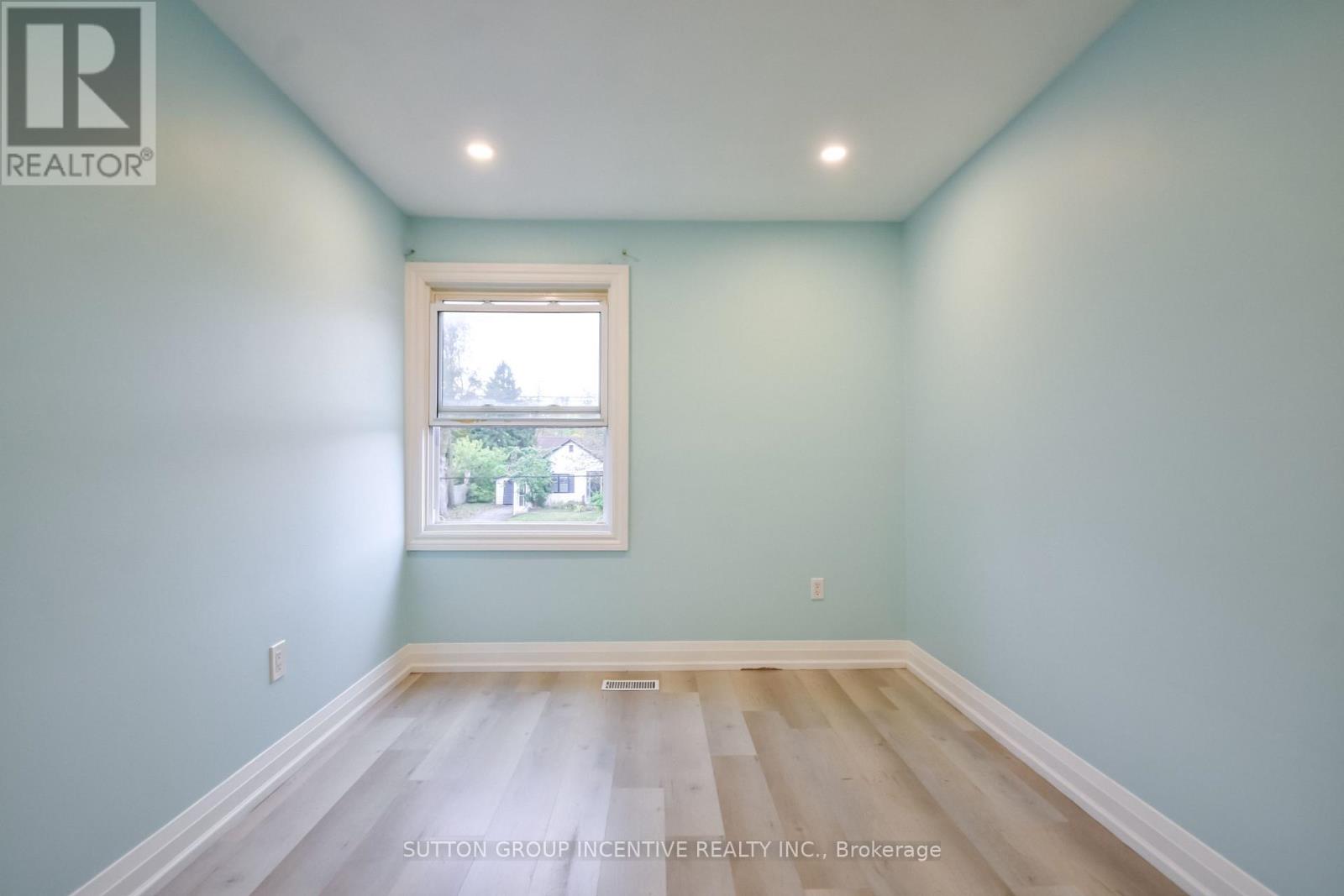 33B CUNDLES ROAD E - Image 23