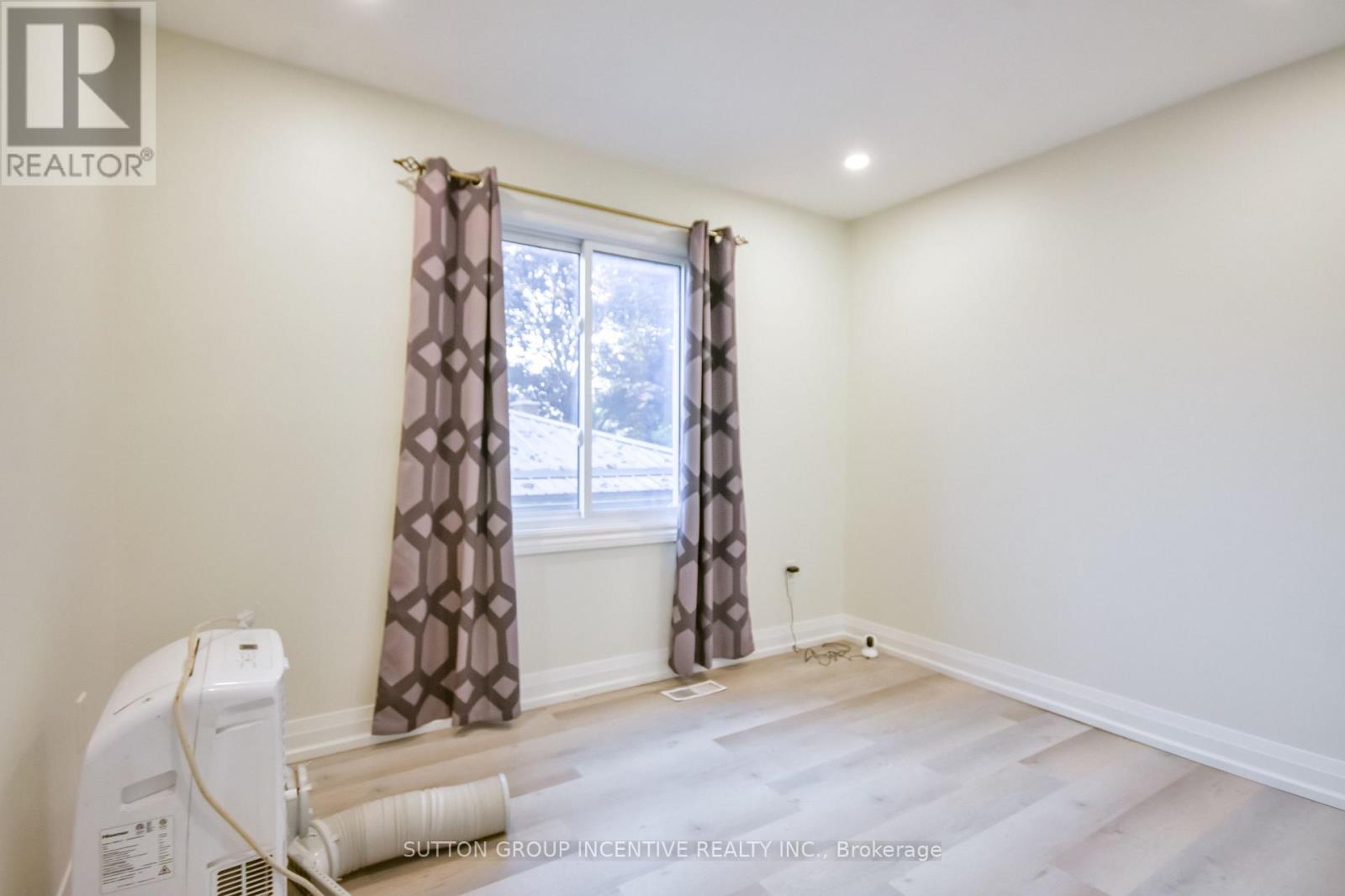 33B CUNDLES ROAD E - Image 25