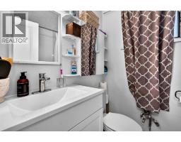 4726 44 Avenue NE - photo 29