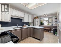 Dining room - 1886 Parkview Crescent Unit# 3, Kelowna, BC V1X7G6 Photo 11