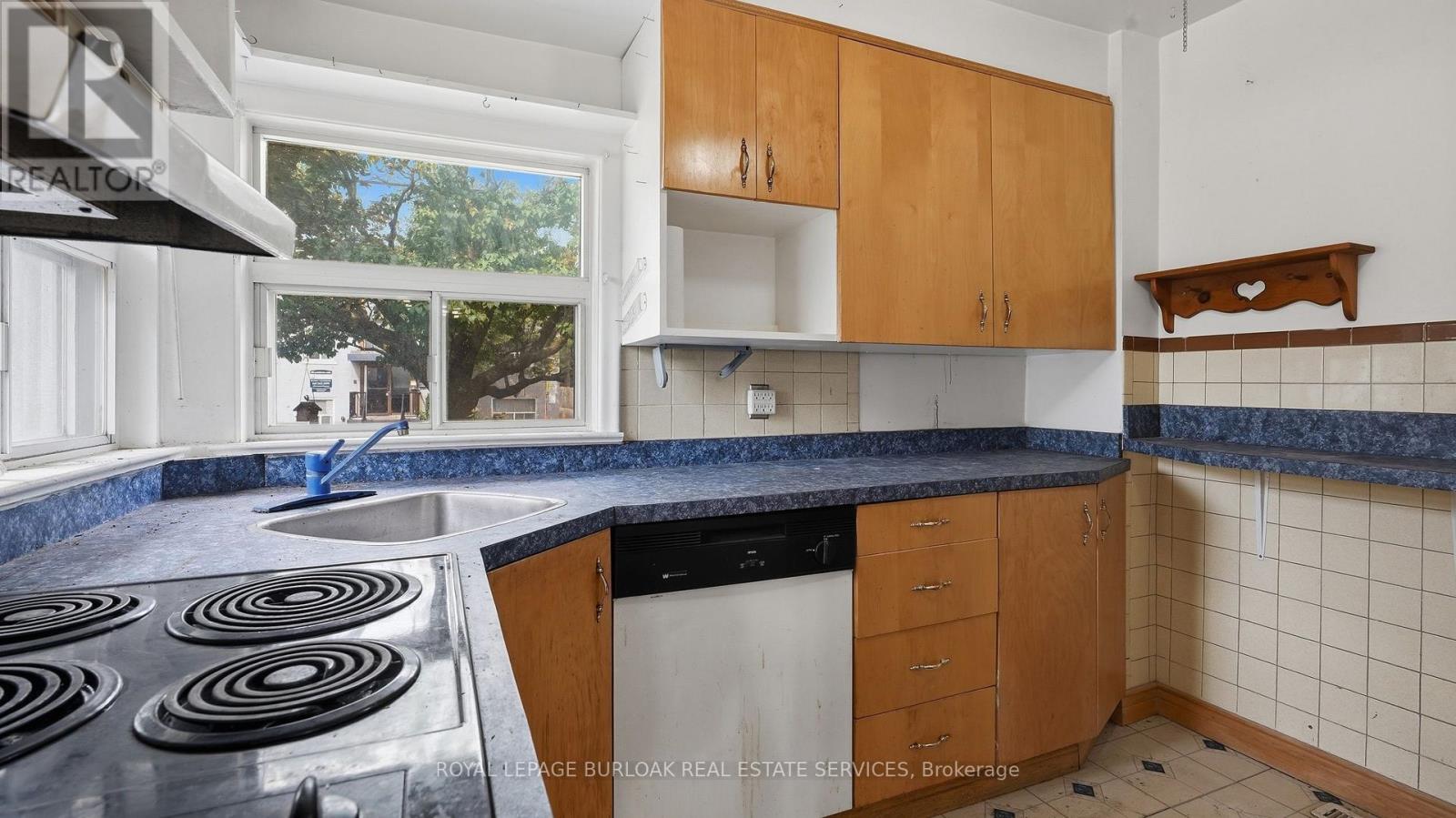 57 Lambton Avenue, Toronto, ON photo 10