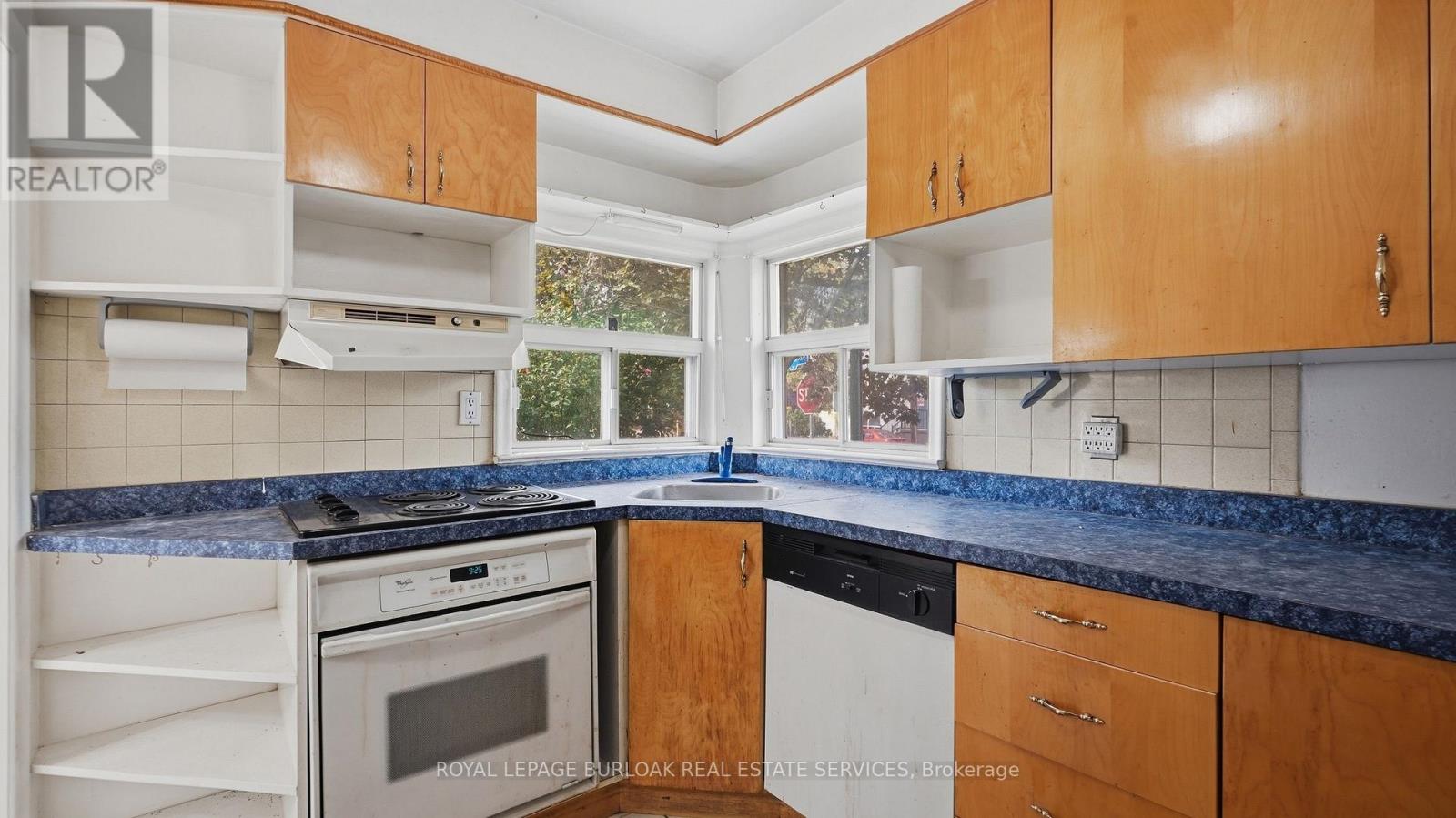 57 Lambton Avenue, Toronto, ON photo 11