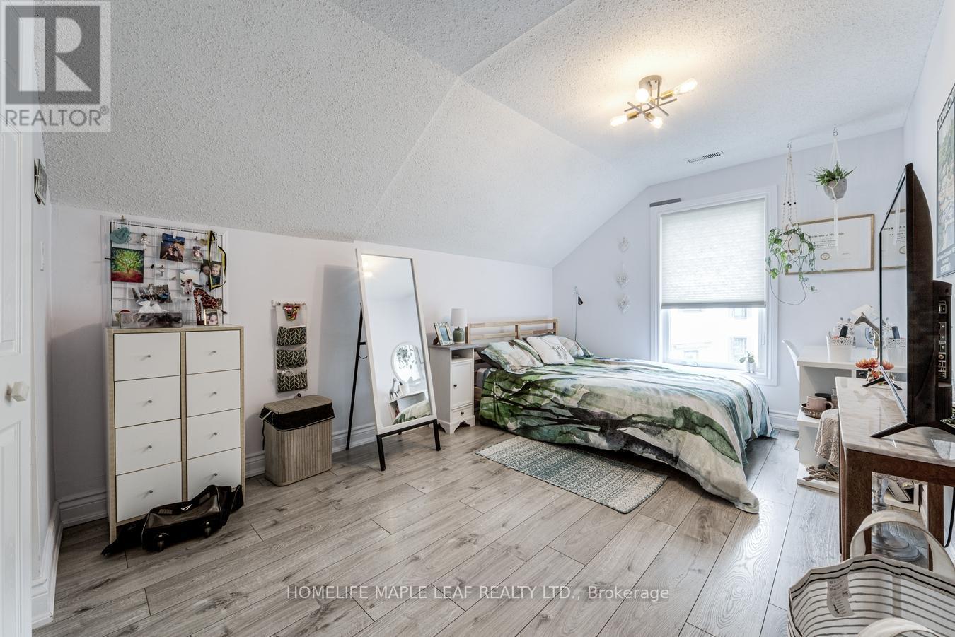 12 ADAMSON STREET N - 28