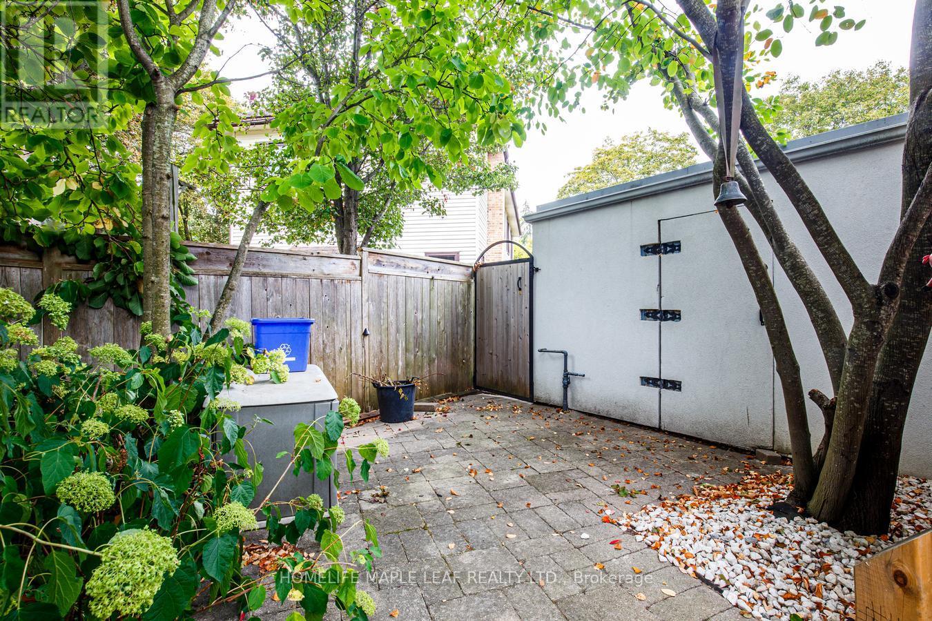 12 ADAMSON STREET N - 36