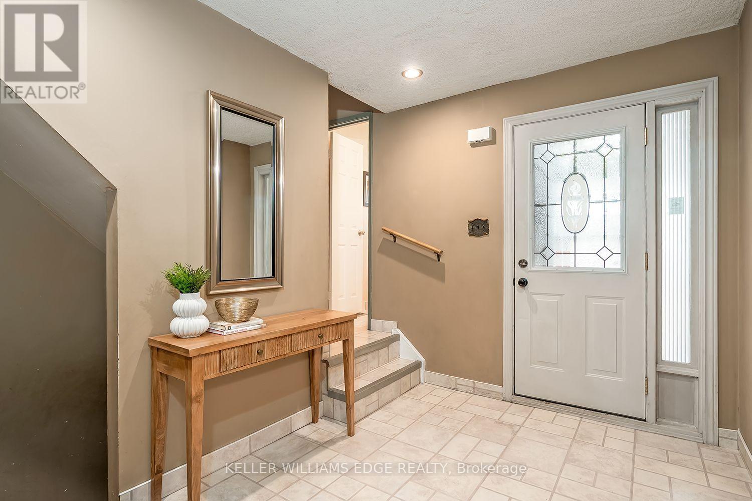 #2 473 WOODVIEW ROAD - 4