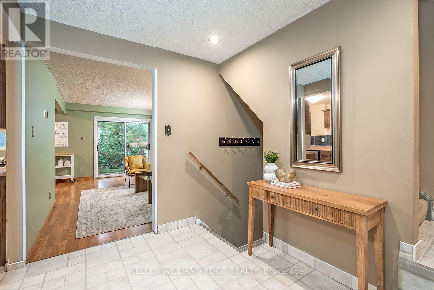 Photo of 2 - 473 WOODVIEW ROAD