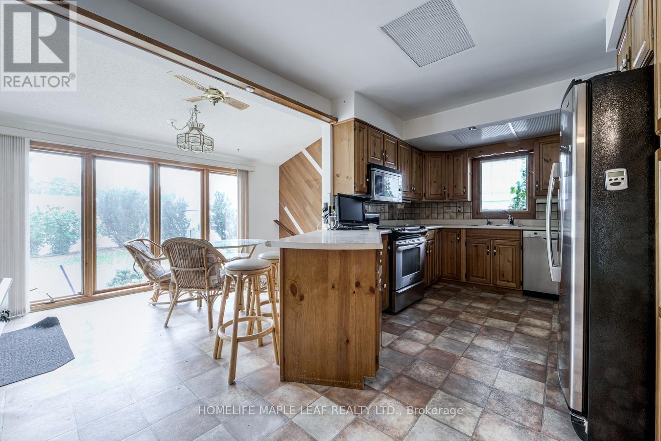 18 ADAMSON STREET S - 10