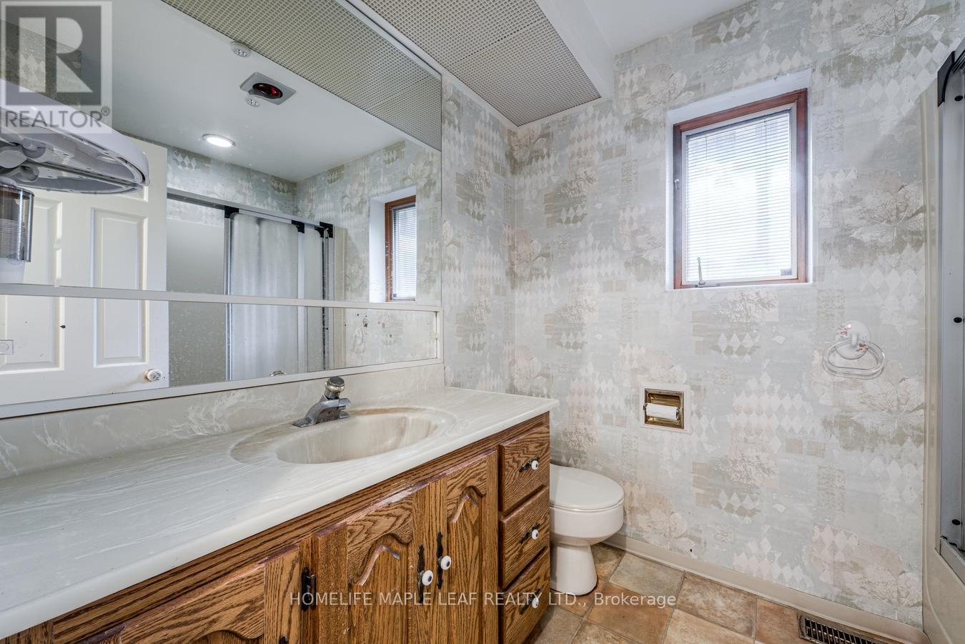 18 Adamson Street South, Halton Hills, ON photo 14