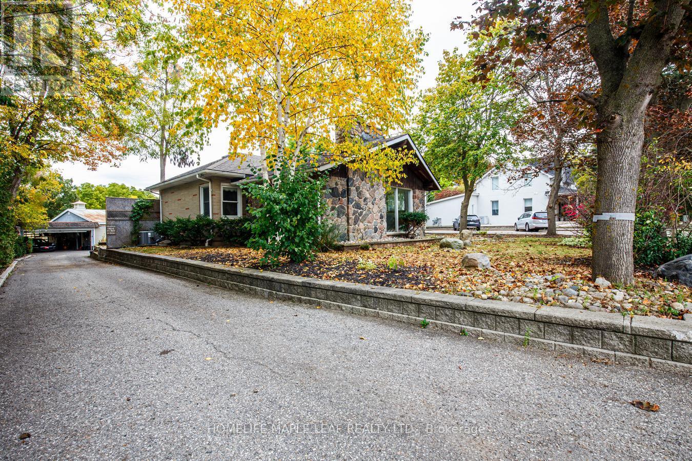 18 ADAMSON STREET S - 3
