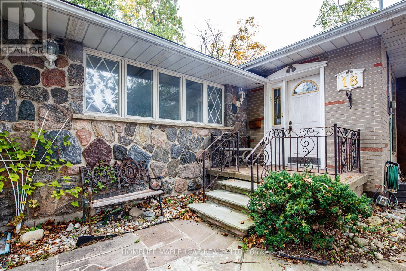 18 ADAMSON STREET S - 4