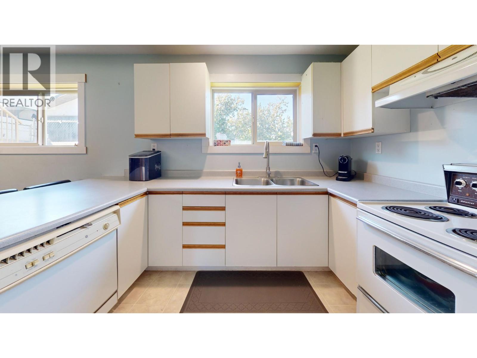 620 Ziprick Road, Kelowna