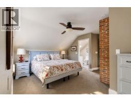 Living room - 2071 Abbott Street, Kelowna, BC V1Y1C5 Photo 16