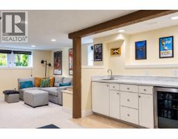 2071 Abbott Street, Kelowna, BC V1Y1C5 Photo 32