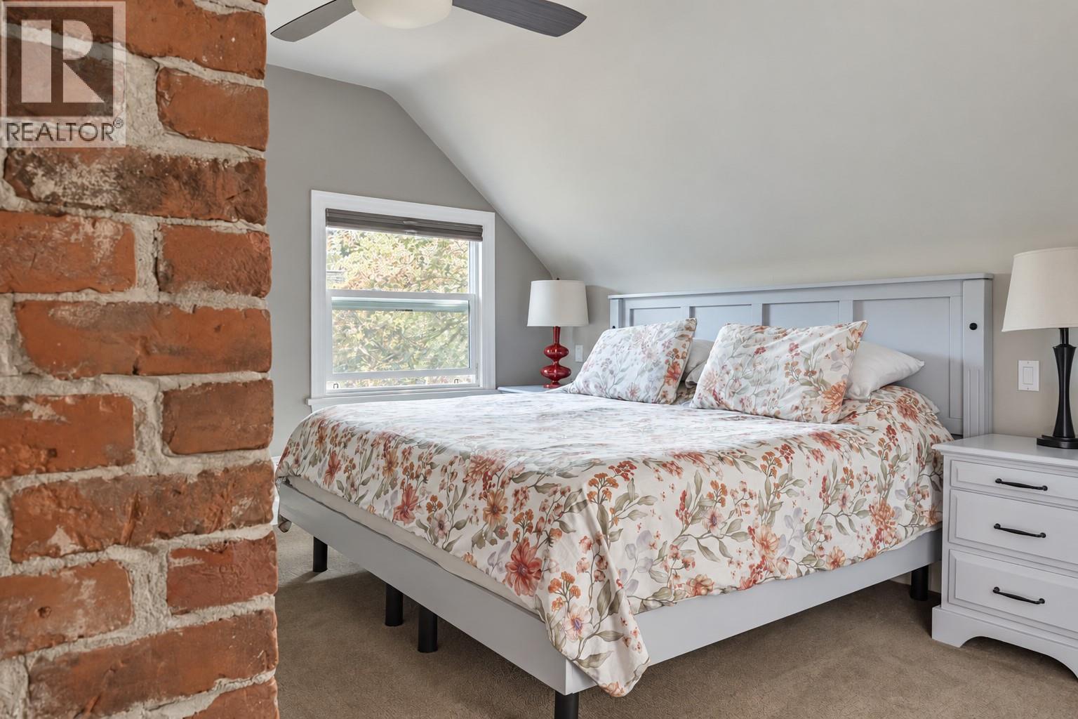  2071 Abbott Street, Kelowna