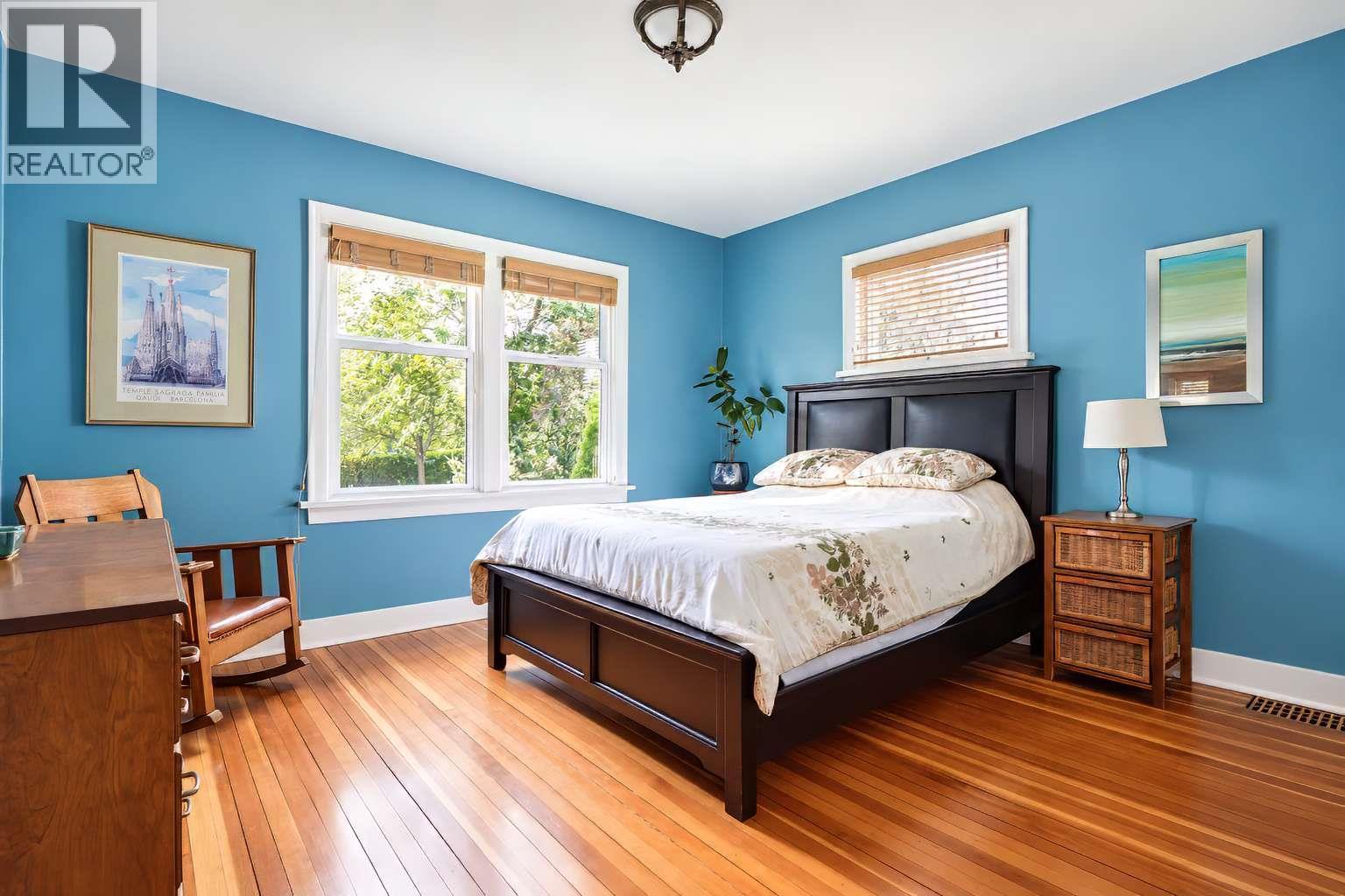  2071 Abbott Street, Kelowna