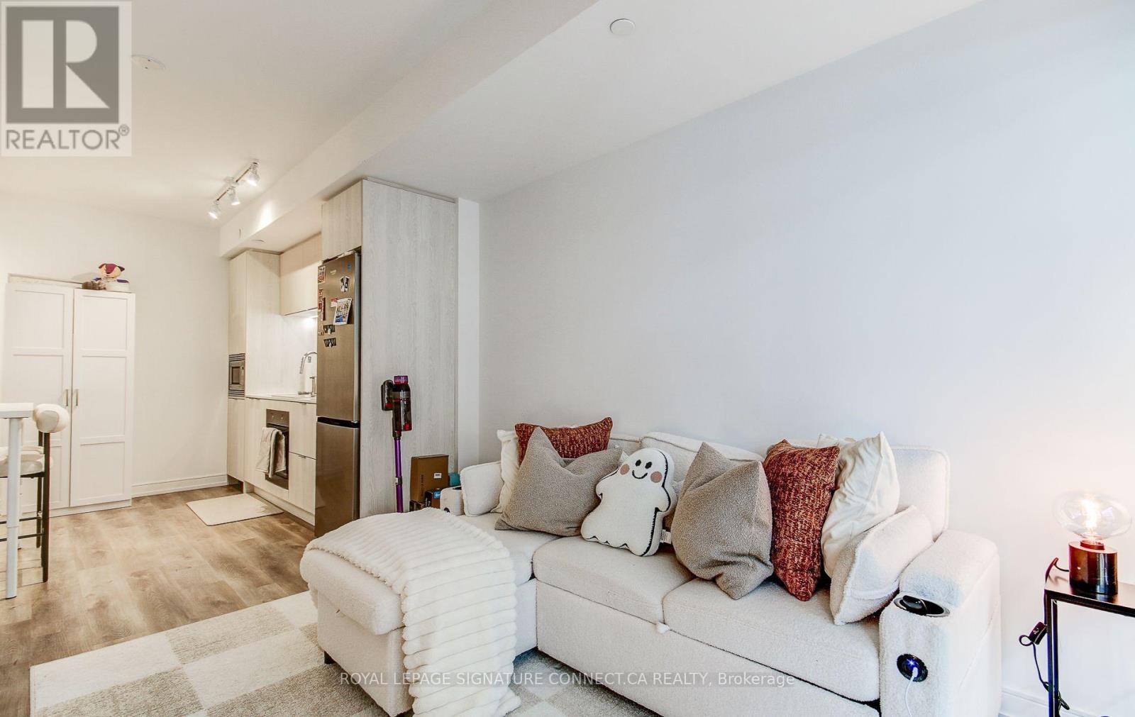 #1017 1 JARVIS STREET - 6