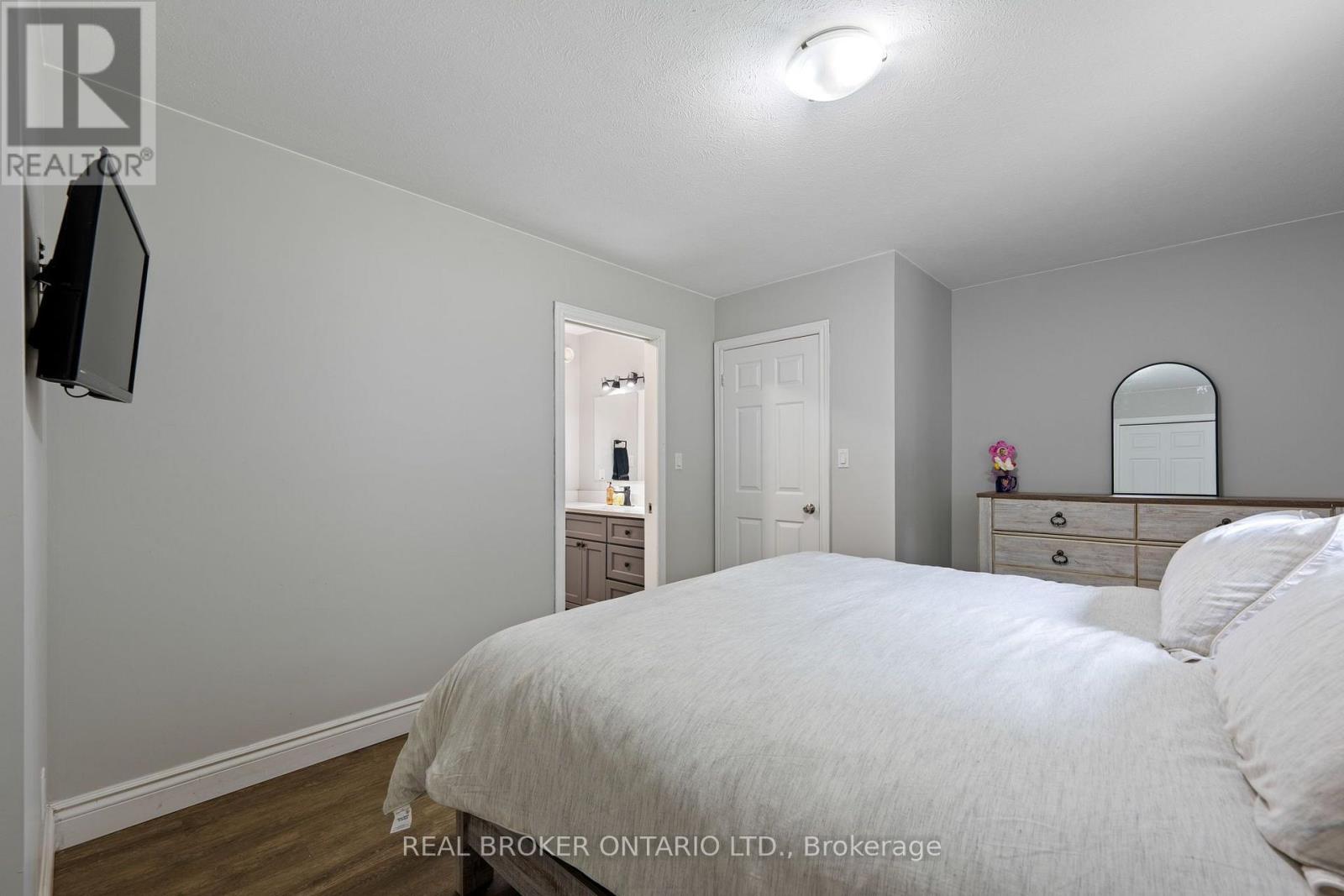 53 Hawtrey Road North, Norfolk, ON photo 14