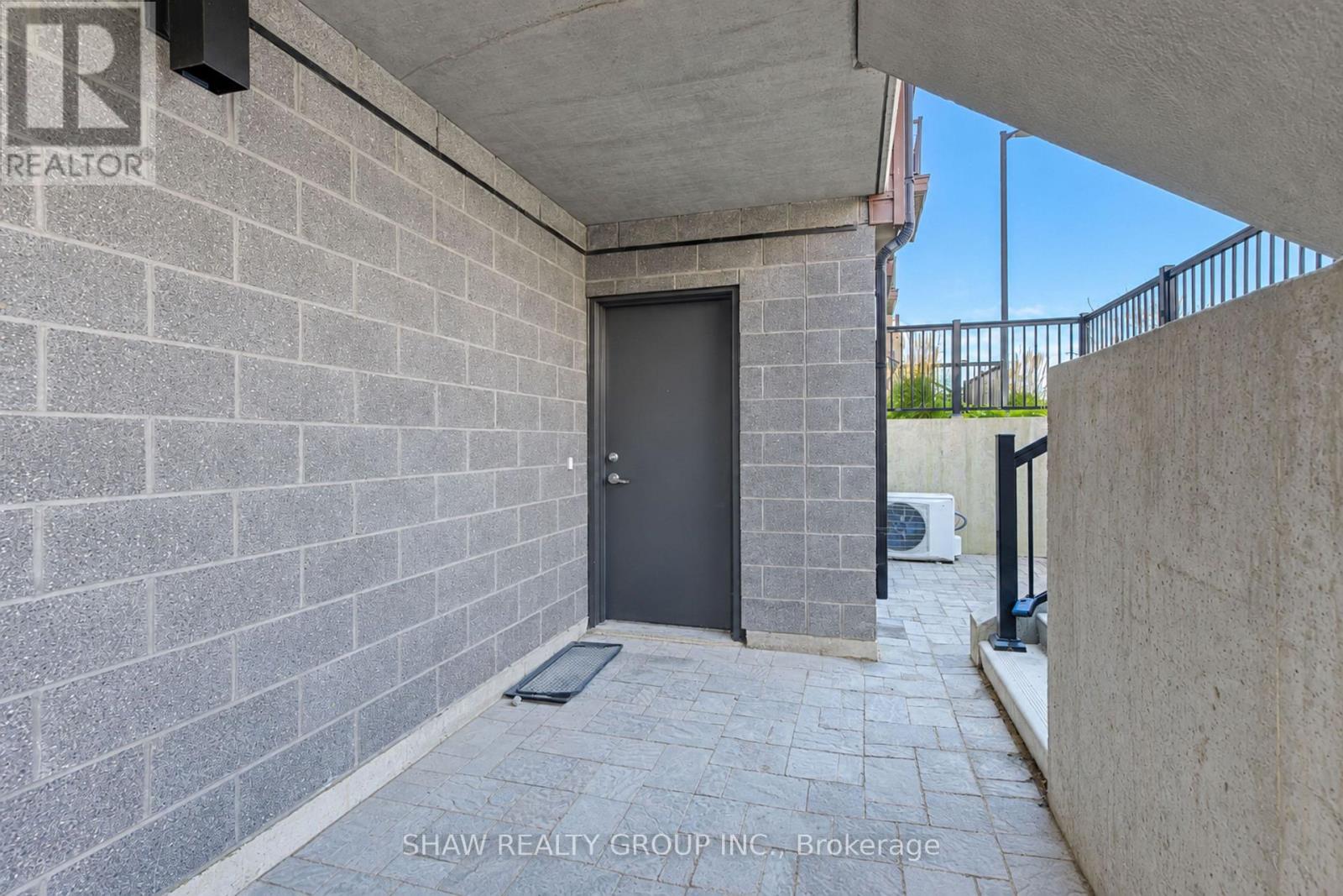D16- 10 Palace Street, Kitchener, ON photo 5