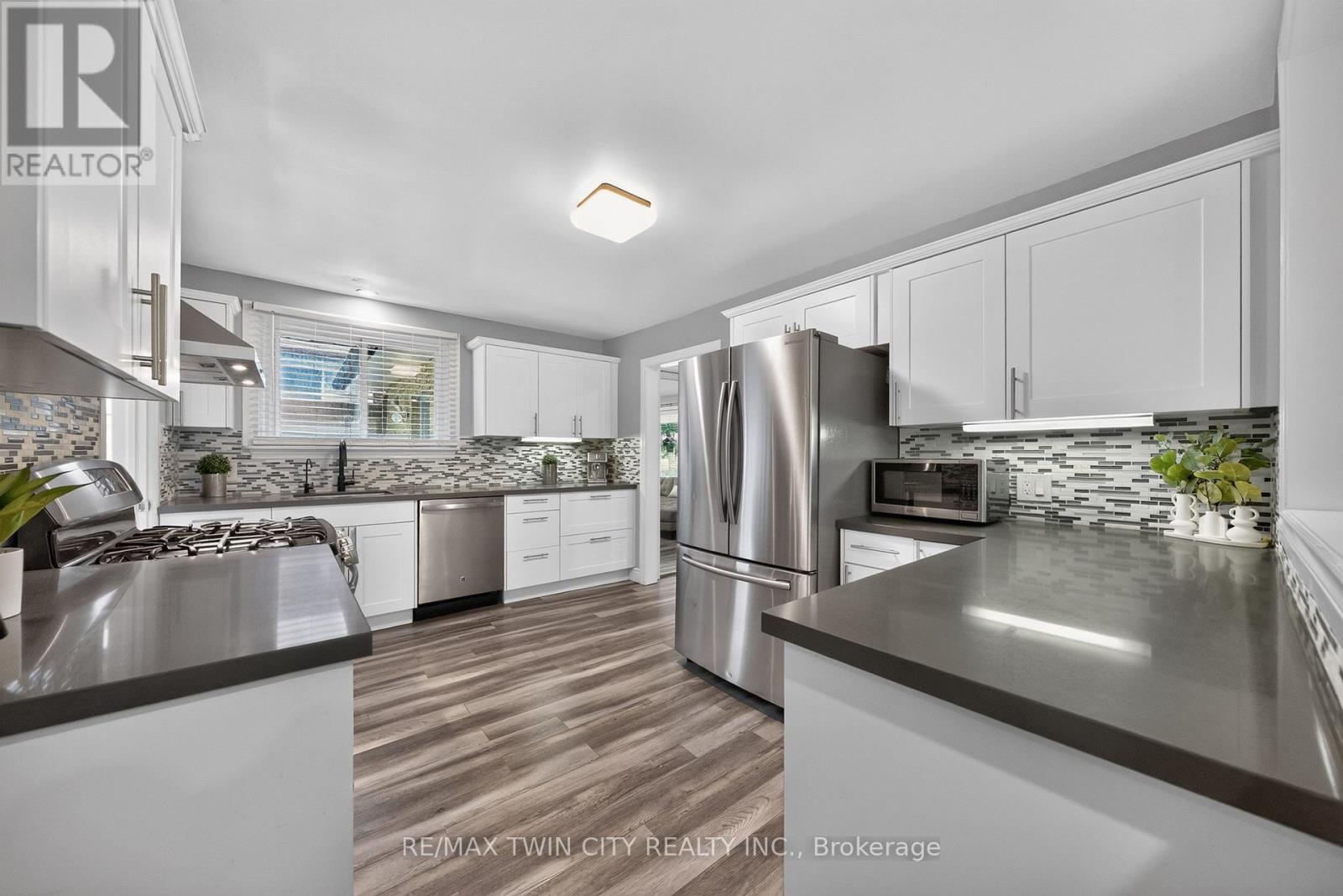 150 Coach Hill Drive, Kitchener, ON photo 16