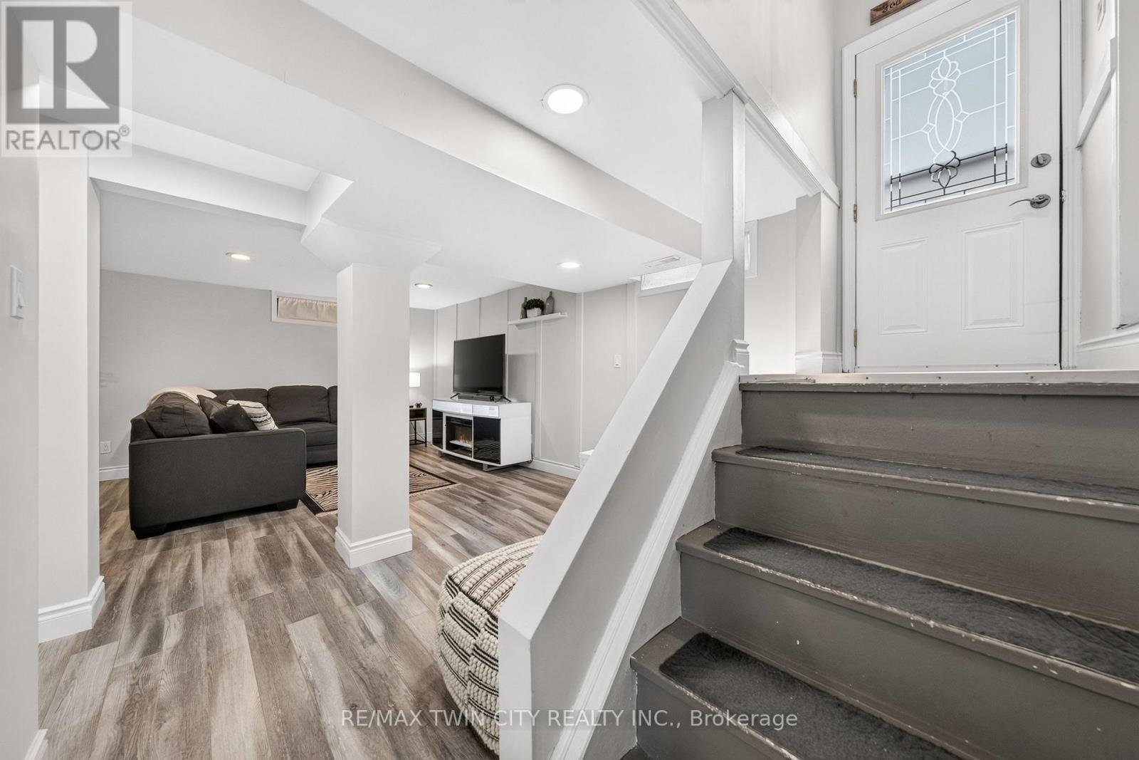 150 Coach Hill Drive, Kitchener, ON photo 28