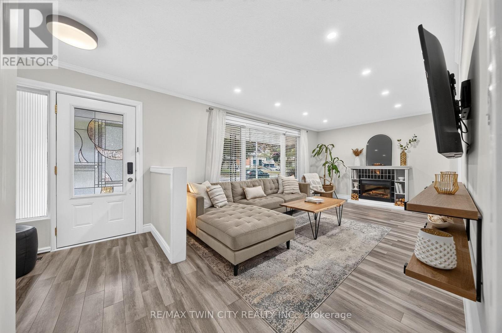 150 Coach Hill Drive, Kitchener, ON photo 7