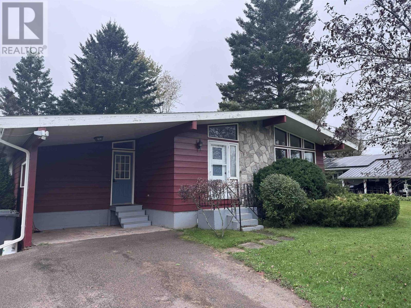 84 SUNSET Drive - 2