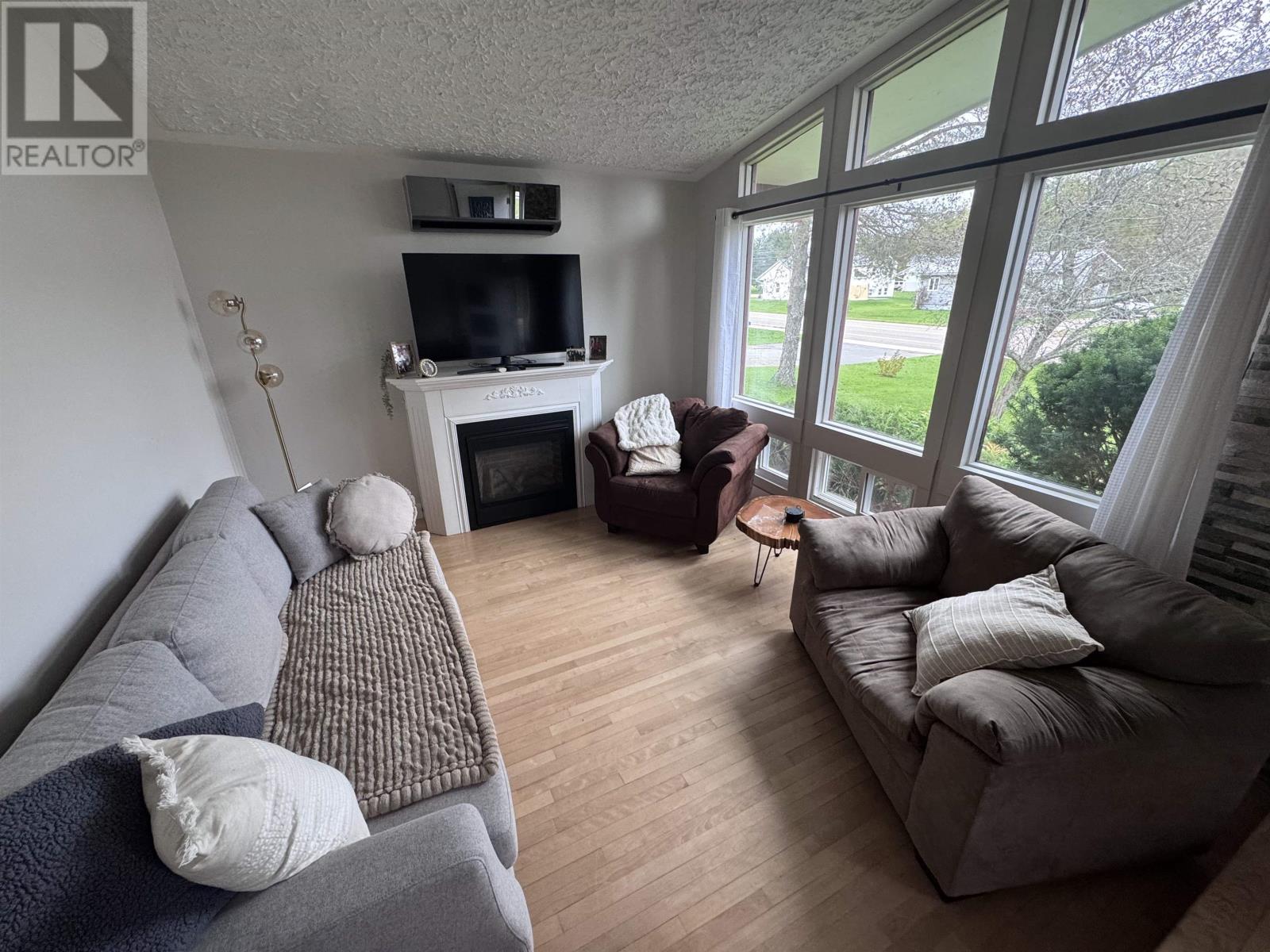84 SUNSET Drive - Image 3
