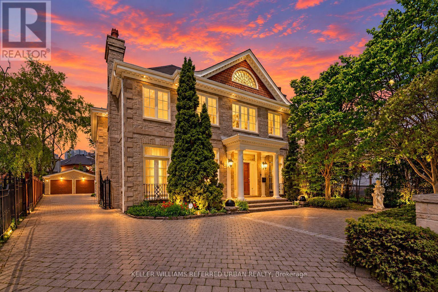 44 COTSWOLD CRESCENT - 1