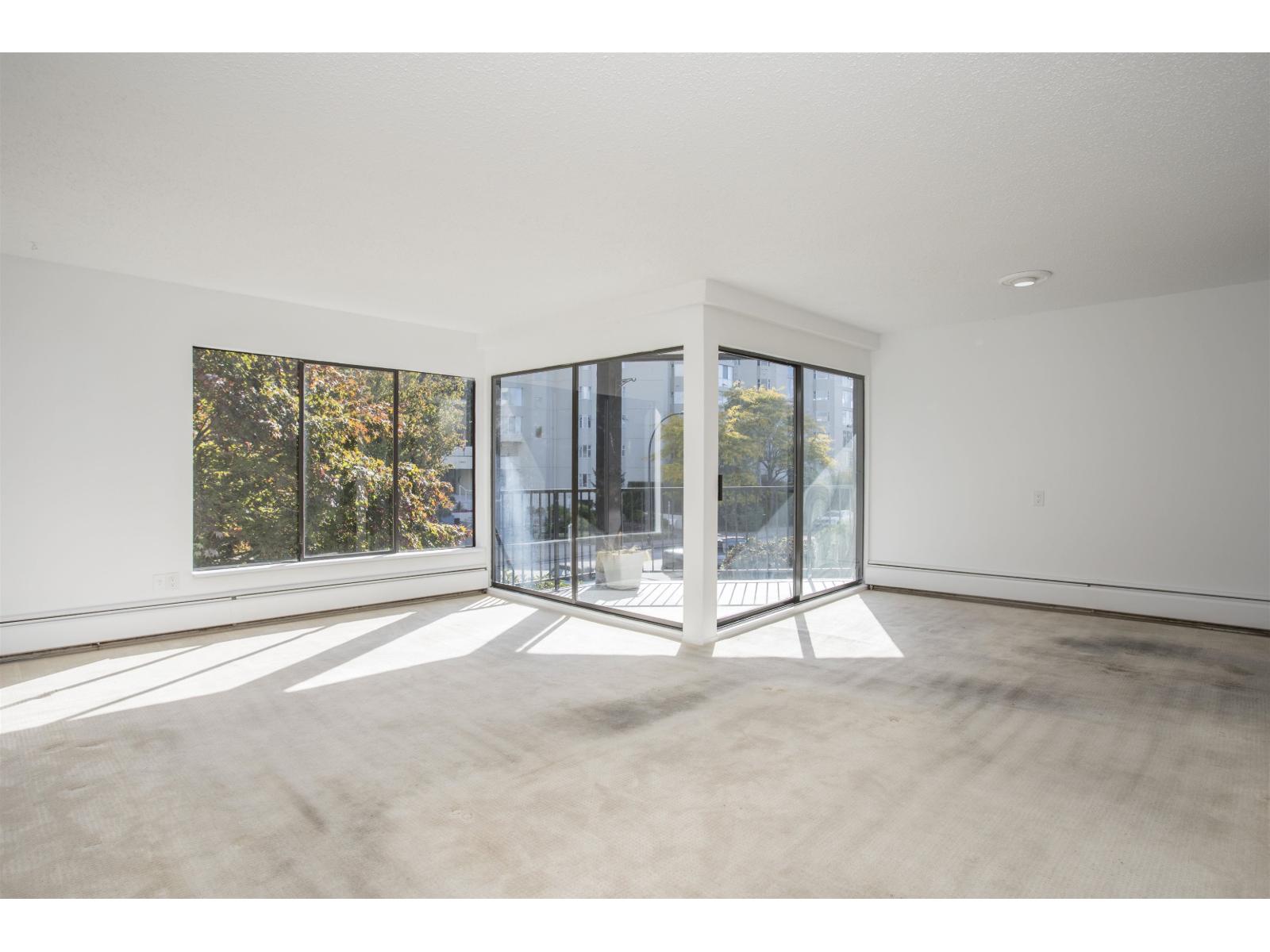310 1437 FOSTER STREET, White Rock