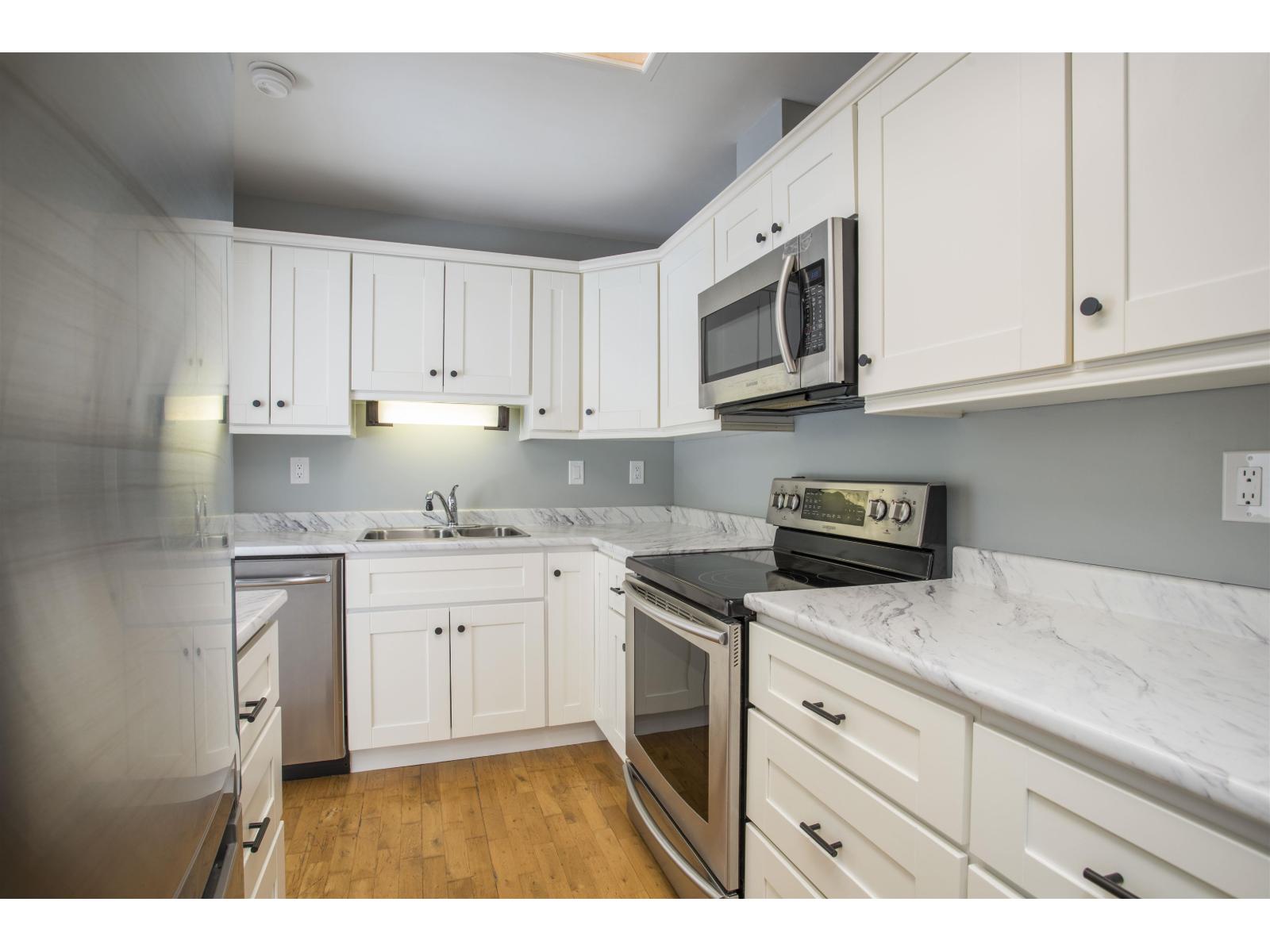 310 1437 FOSTER STREET, White Rock