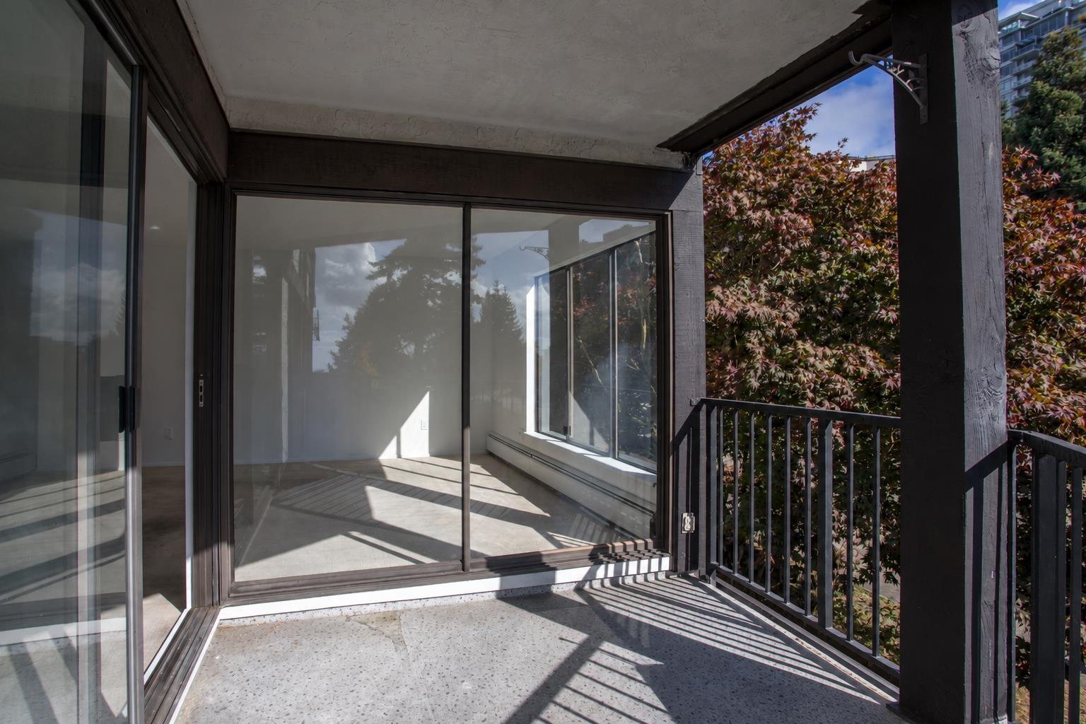 310 1437 FOSTER STREET, White Rock