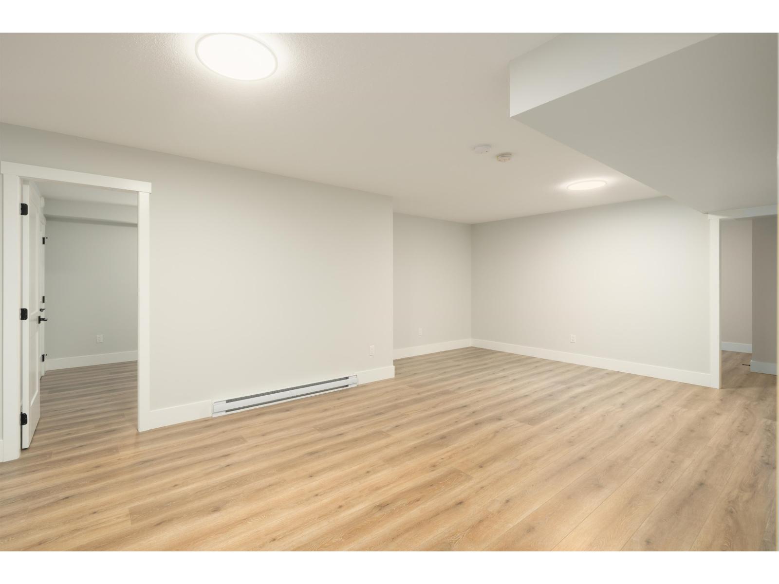 Photo of 2878 203 STREET 33