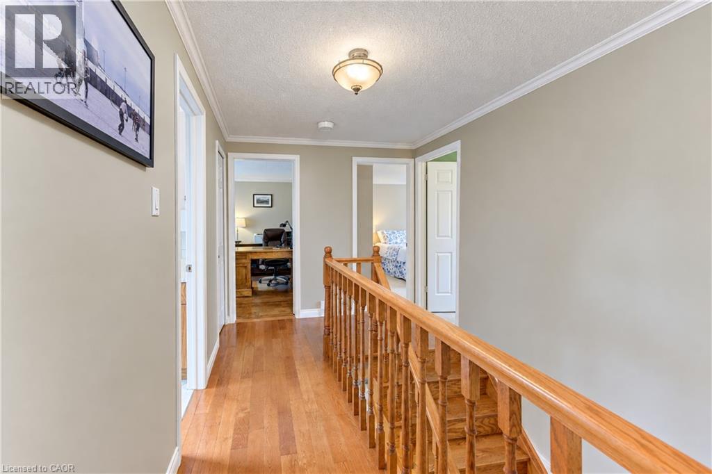 104 DEERWOOD Crescent - Image 23