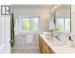 104 Deerwood Crescent, Kitchener, ON N2N1R3 Photo 25